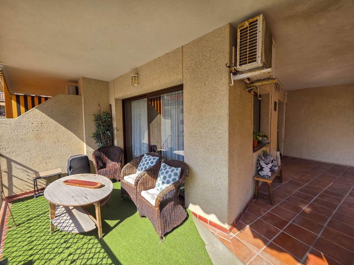 Apartamento de 2 habitaciones en San Luis de Sabinillas en venta - 240.000 € (Ref: 9527547)