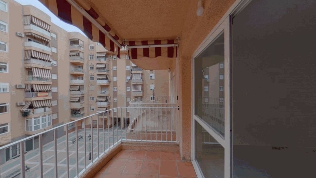 2 sovrum Lägenhet till salu i Estepona med pool - 237 000 € (Ref: 9527548)
