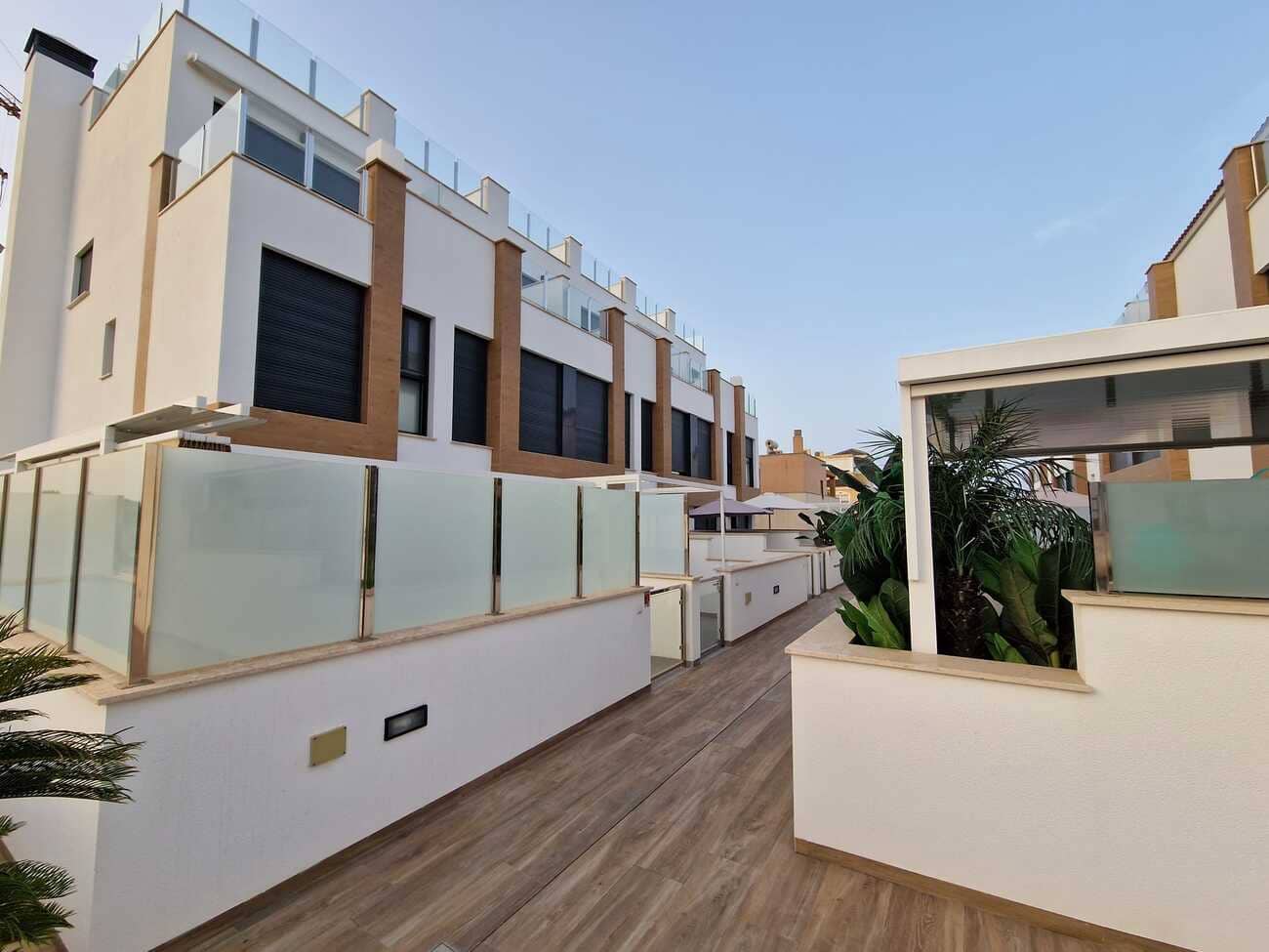 3 bedroom Townhouse for sale in Guardamar del Segura - € 359,900 (Ref: 9530271)