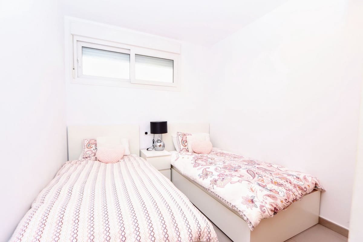 Apartamento de 2 habitaciones en Terrazas de la Torre en venta con piscina garaje - 125.000 € (Ref: 9533484)