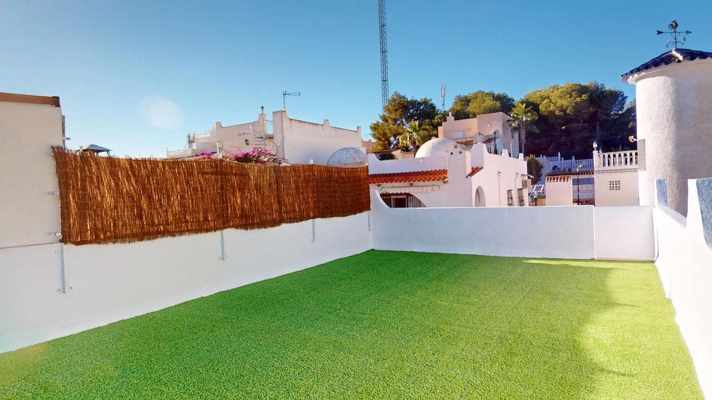 Bungalow de 2 habitaciones en Orihuela Costa en venta - 199.000 € (Ref: 9533489)