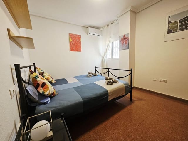 Apartamento de 3 habitaciones en Las Piscinas Naturales, Torrevieja en venta - 225.000 € (Ref: 9533547)