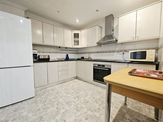 Apartamento de 3 habitaciones en Las Piscinas Naturales, Torrevieja en venta - 225.000 € (Ref: 9533547)