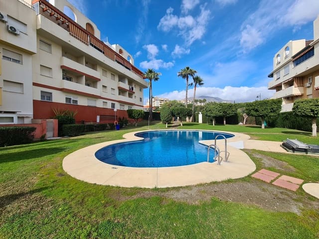 Apartamento de 2 habitaciones en Zona Calvario, Estepona en venta - 325.000 € (Ref: 9533549)