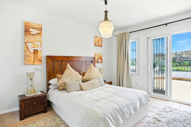 5 soveværelse Villa til salg i Zona Calvario, Estepona - € 1.390.000 (Ref: 9533569)