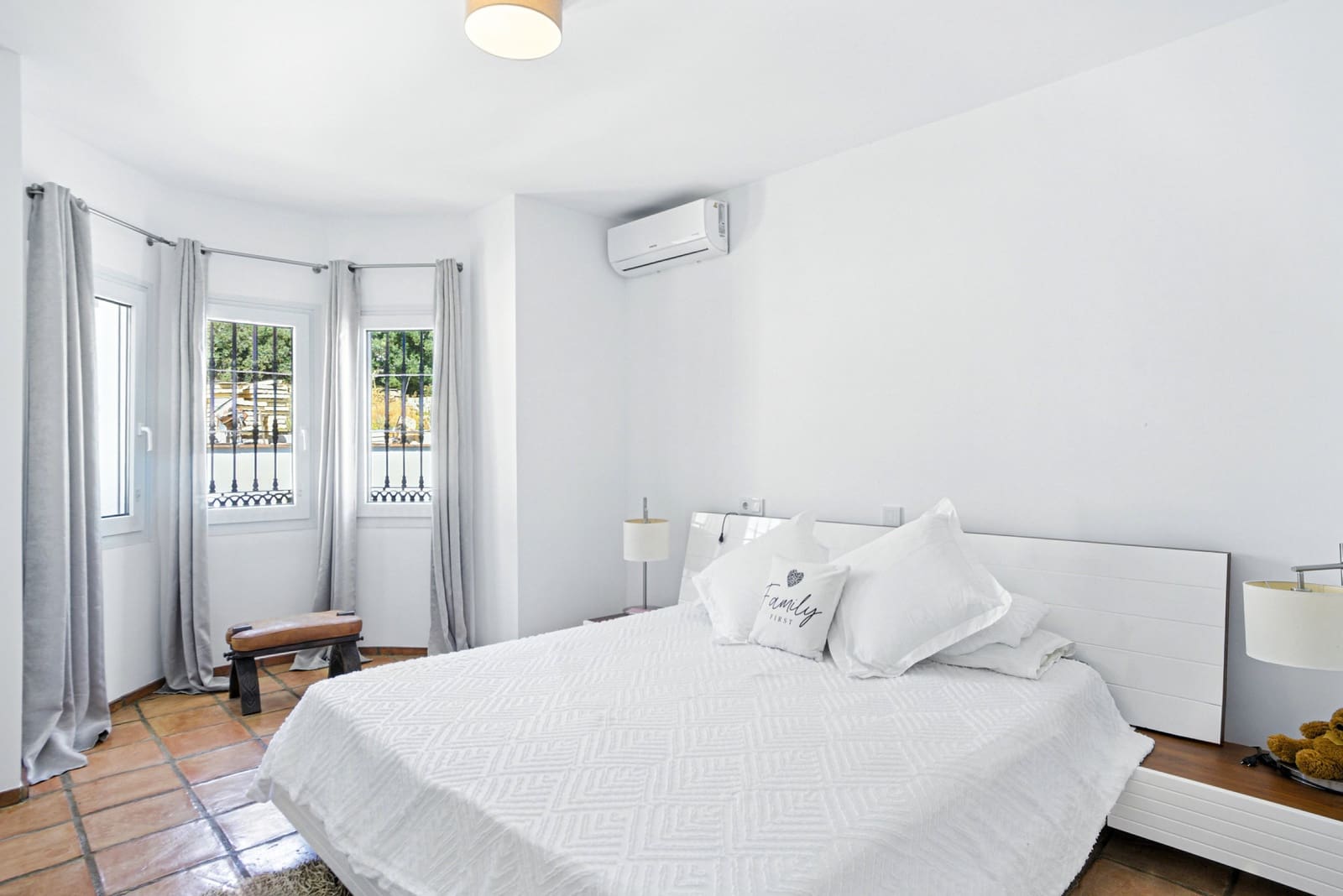 5 soveværelse Villa til salg i Estepona - € 1.390.000 (Ref: 9533569)