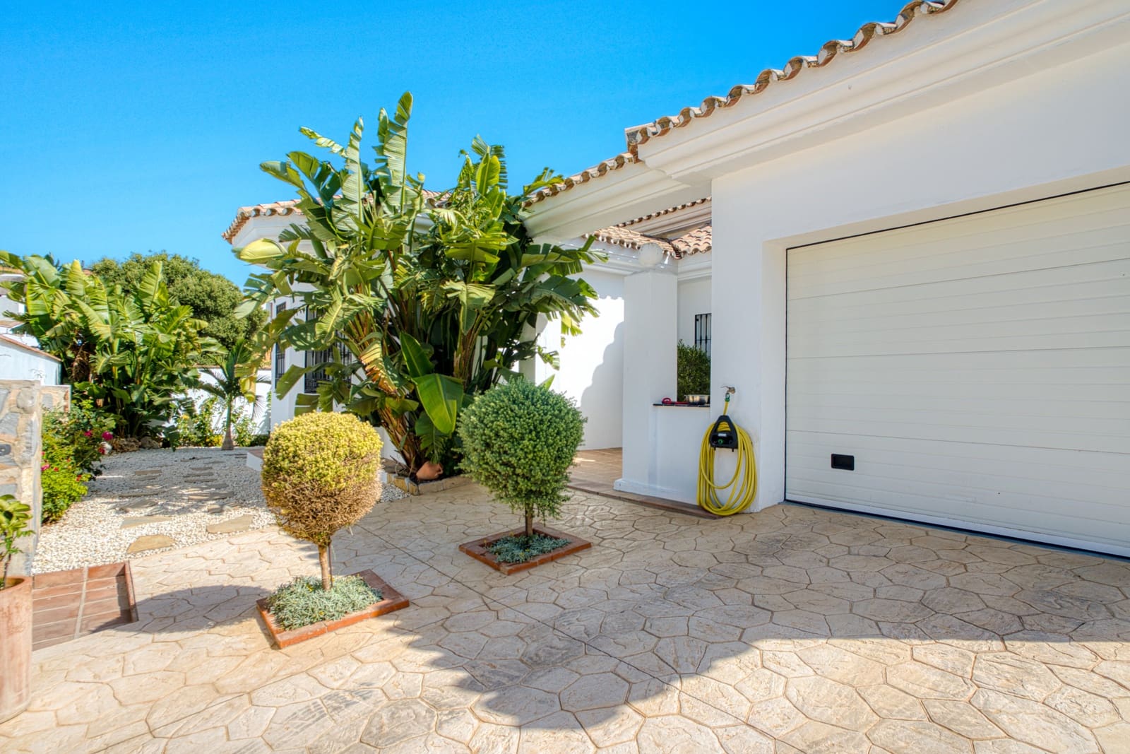 5 soveværelse Villa til salg i Estepona - € 1.390.000 (Ref: 9533569)