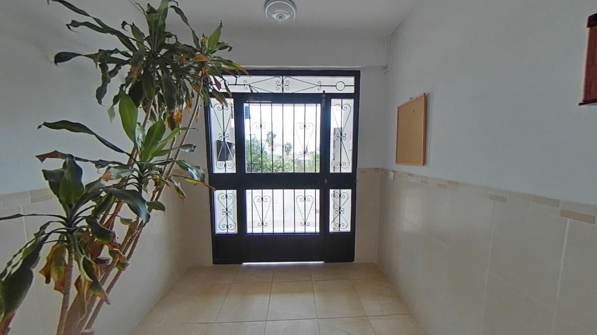 2 makuuhuone Huoneisto myytävänä paikassa Estepona - 248 000 € (Ref: 9533603)