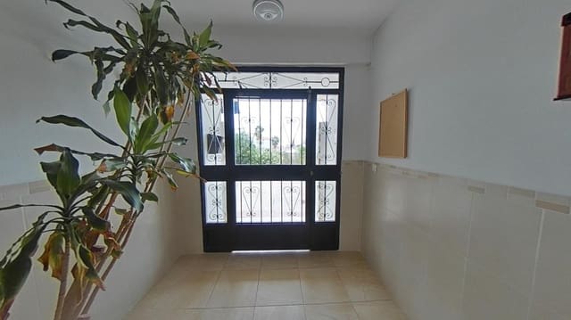 Apartamento de 2 habitaciones en Zona Calvario, Estepona en venta - 225.500 € (Ref: 9533603)