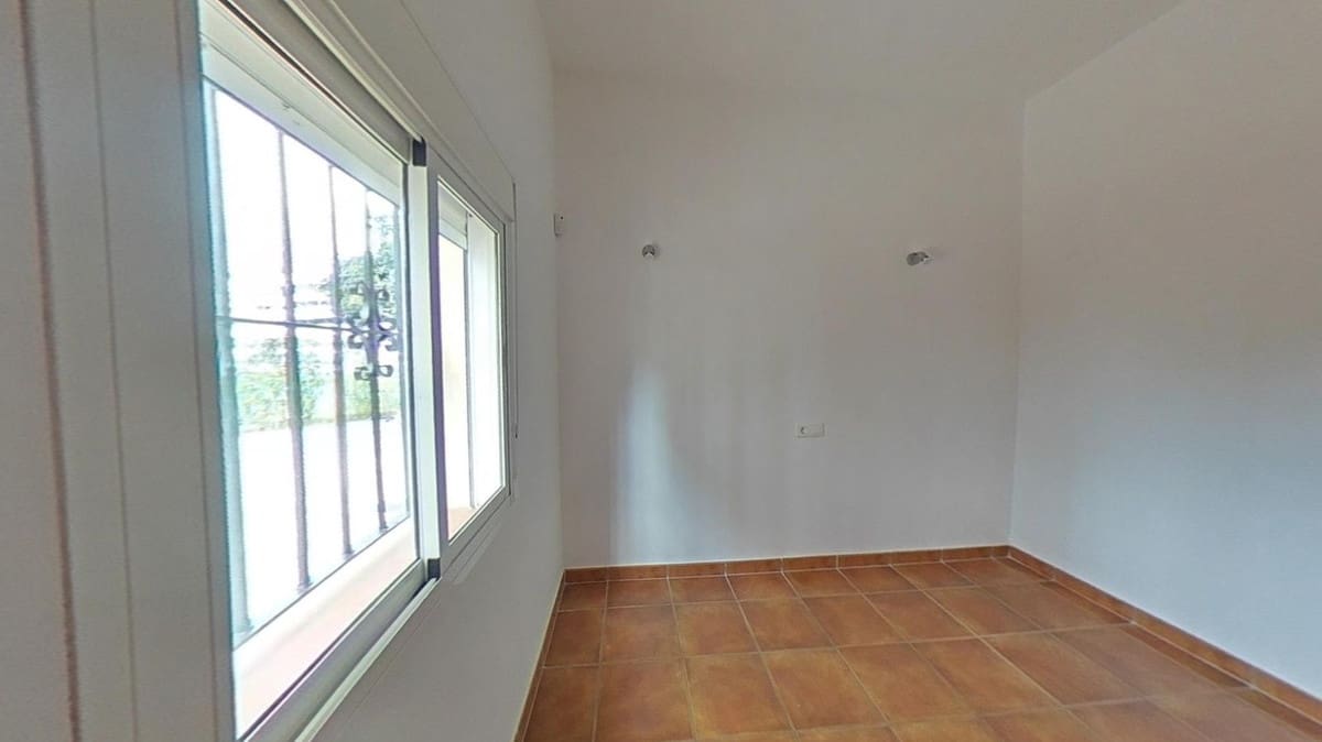 2 sovrum Lägenhet till salu i Estepona med pool - 225 500 € (Ref: 9533603)