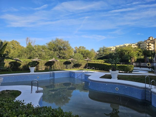 3 soveværelse Lejlighed til salg i El Velerín, Estepona med swimmingpool - € 480.000 (Ref: 9533604)