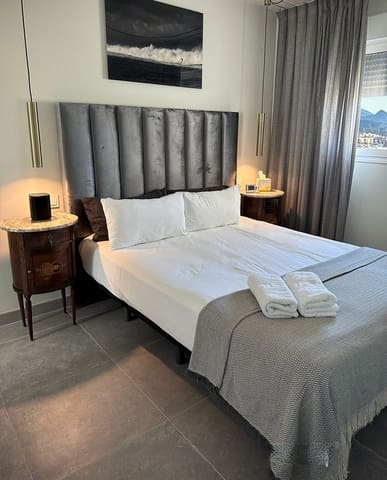 2 Zimmer Penthouse zu verkaufen in Puerto de Estepona, Estepona - 630.000 € (Ref: 9535776)