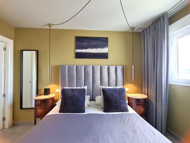 2 bedroom Penthouse for sale in Puerto de Estepona, Estepona - € 630,000 (Ref: 9535776)