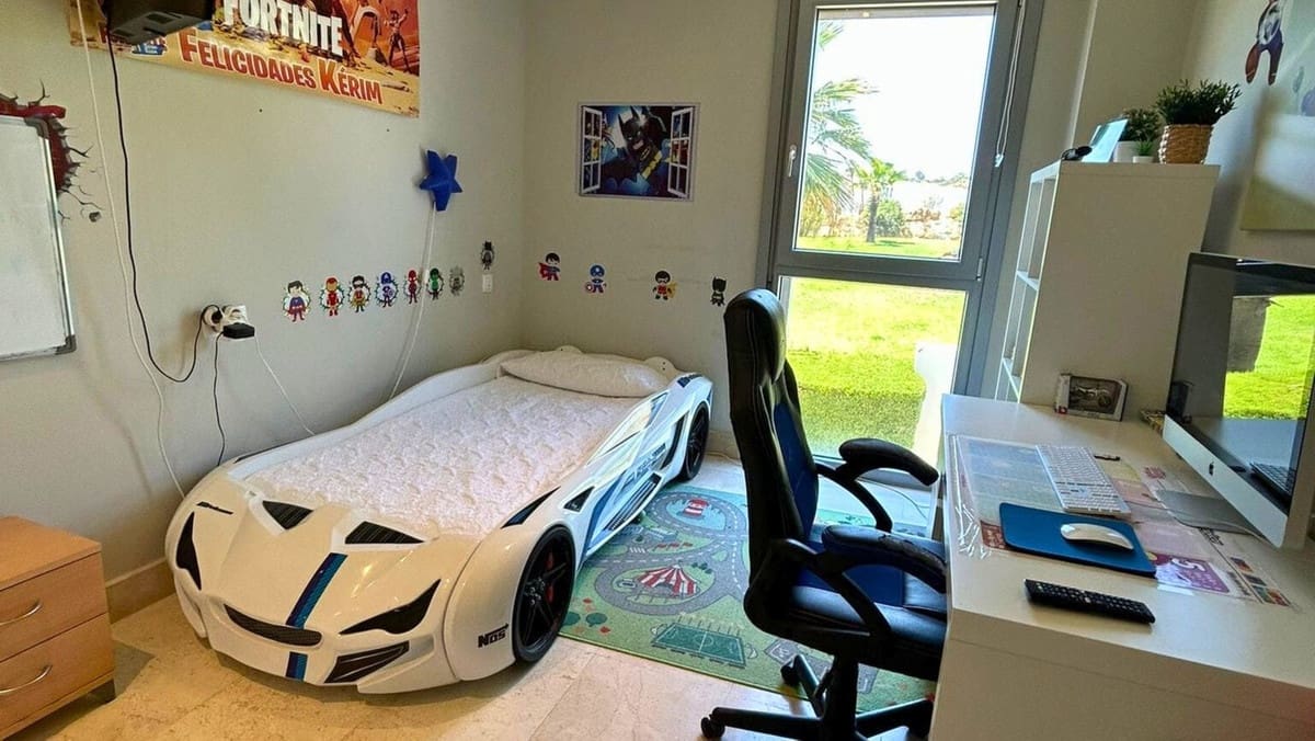 3 chambre Appartement à vendre à La Duquesa / Puerto de la Duquesa - 429 000 € (Ref: 9540971)