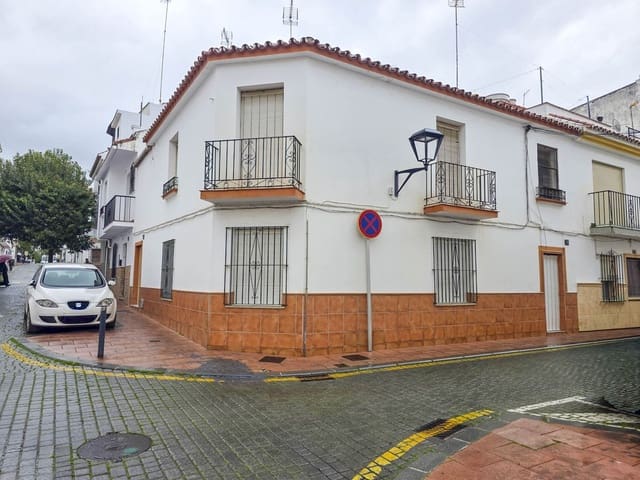 5 soveværelse Byhus til salg i Centro, Estepona med garage - € 700.000 (Ref: 9543397)