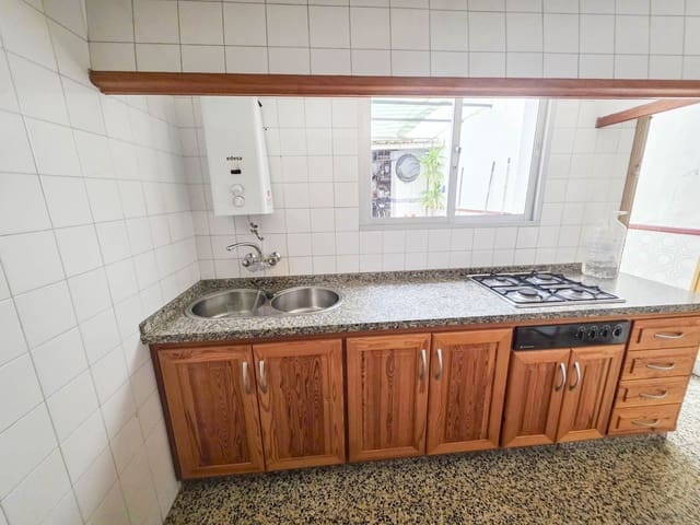 5 soveværelse Byhus til salg i Centro, Estepona med garage - € 700.000 (Ref: 9543397)