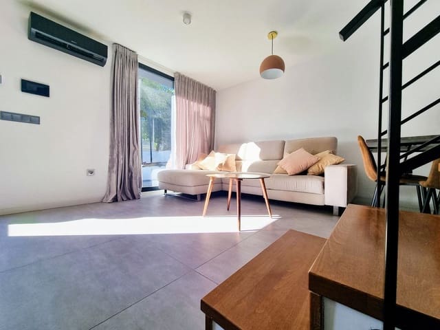 Chalet de 3 habitaciones en Mil Palmeras, Pilar de la Horadada en venta - 399.000 € (Ref: 9543399)