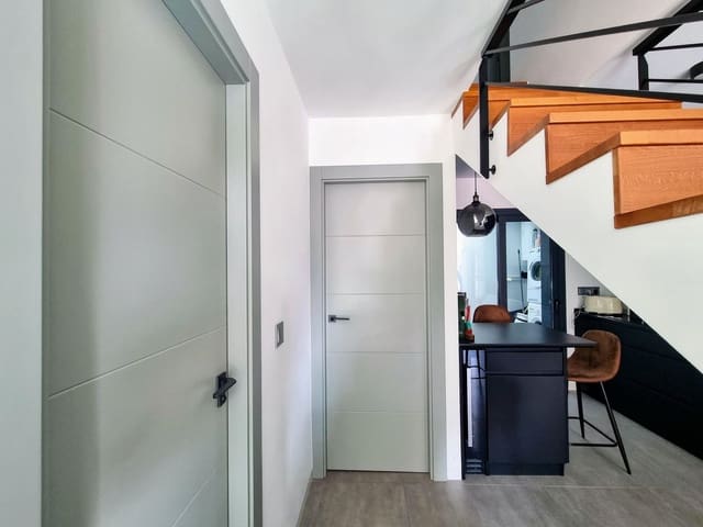 Chalet de 3 habitaciones en Mil Palmeras, Pilar de la Horadada en venta - 399.000 € (Ref: 9543399)