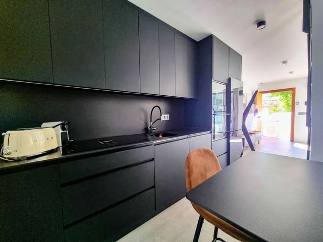 Chalet de 3 habitaciones en Mil Palmeras, Pilar de la Horadada en venta - 399.000 € (Ref: 9543399)