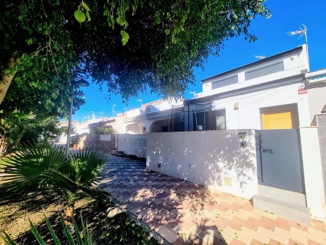 Chalet de 3 habitaciones en Mil Palmeras, Pilar de la Horadada en venta - 399.000 € (Ref: 9543399)
