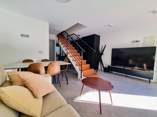 3 soveværelse Villa til salg i Mil Palmeras, Pilar de la Horadada - € 399.000 (Ref: 9543399)