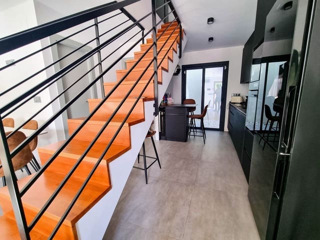 3 soveværelse Villa til salg i Mil Palmeras, Pilar de la Horadada - € 399.000 (Ref: 9543399)