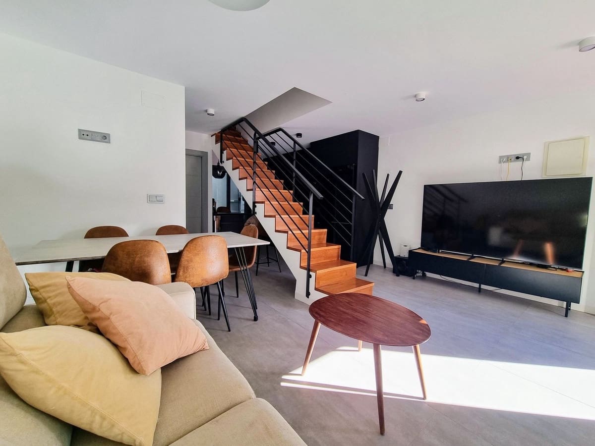 Chalet de 3 habitaciones en Pilar de la Horadada en venta - 380.000 € (Ref: 9543399)