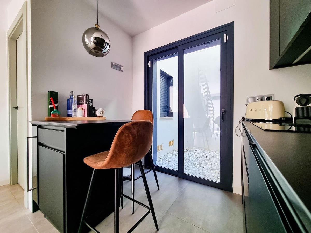 Chalet de 3 habitaciones en Pilar de la Horadada en venta - 380.000 € (Ref: 9543399)