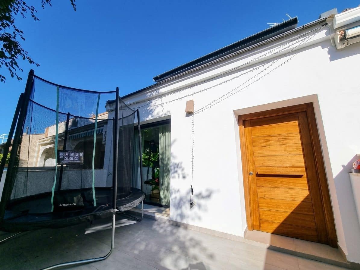 3 bedroom Villa for sale in Pilar de la Horadada - € 380,000 (Ref: 9543399)