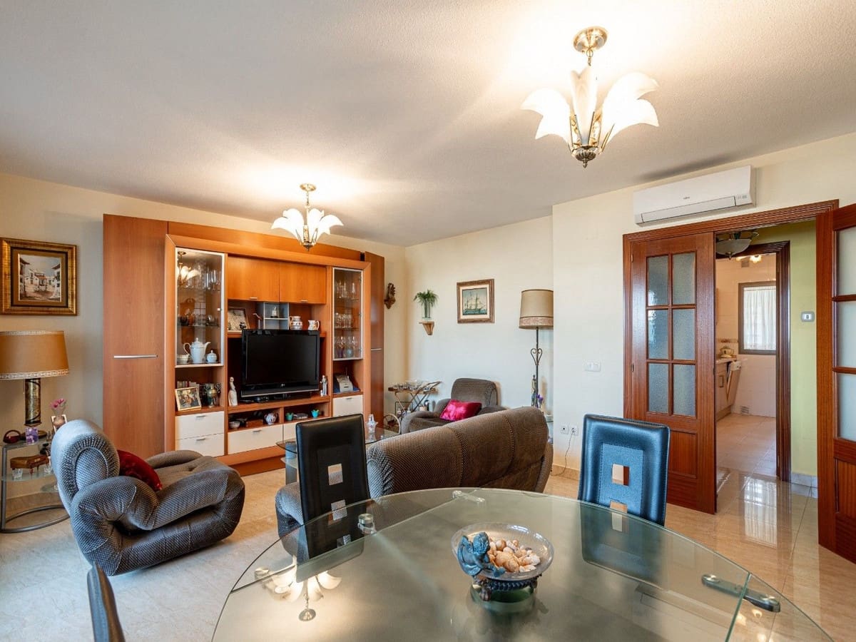 3 bedroom Apartment for sale in Fuengirola with pool garage - € 600,000 (Ref: 9547873)