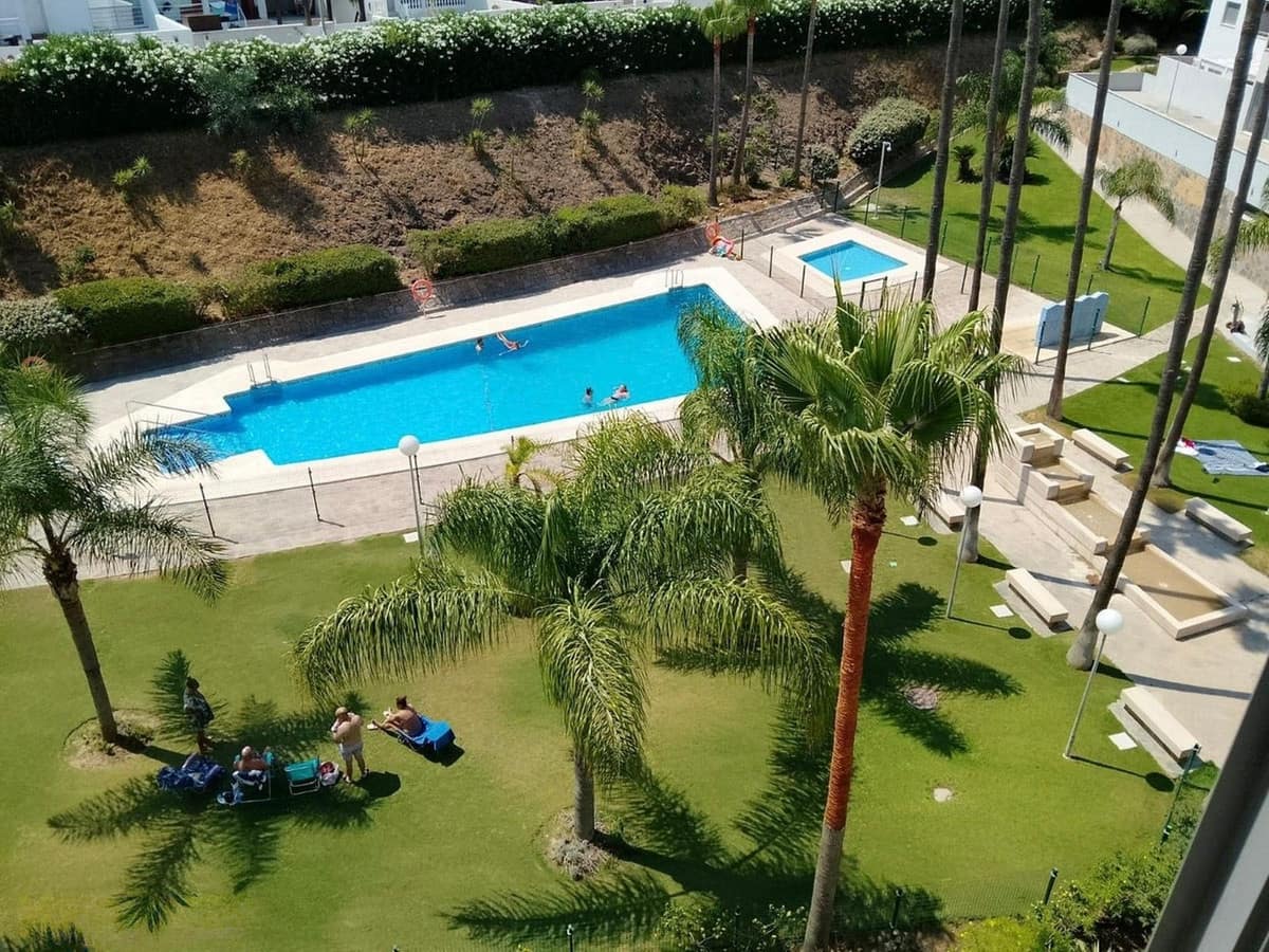 3 sypialnia Apartament na sprzedaż w Fuengirola z basenem garażem - 600 000 € (Ref: 9547873)