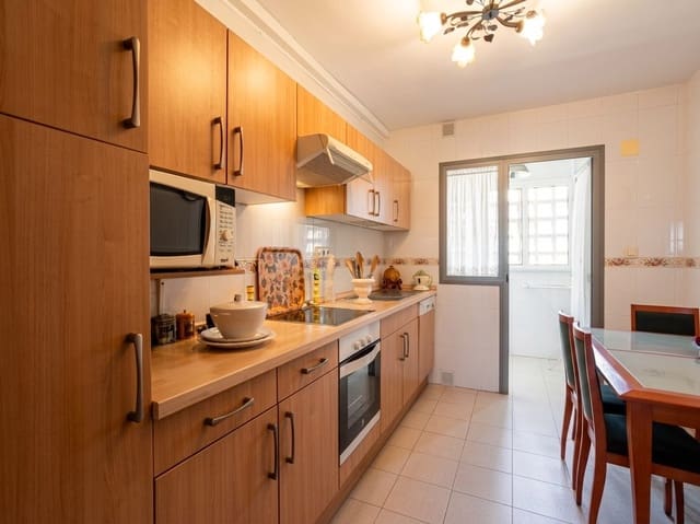 3 chambre Appartement à vendre à Zona Puerto Deportivo, Fuengirola avec piscine garage - 600 000 € (Ref: 9547873)