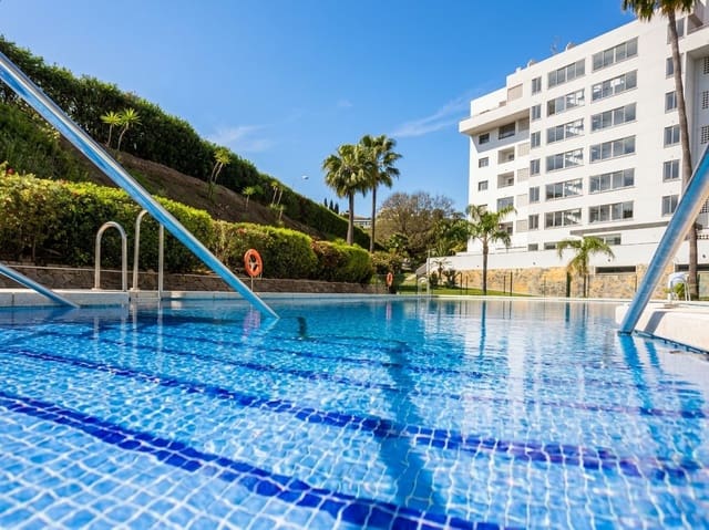 3 chambre Appartement à vendre à Zona Puerto Deportivo, Fuengirola avec piscine garage - 600 000 € (Ref: 9547873)