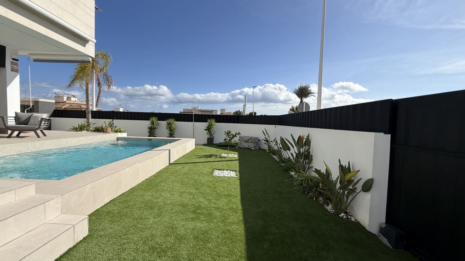3 quarto Bungalow para venda em Pilar de la Horadada com piscina - 429 000 € (Ref: 9547878)