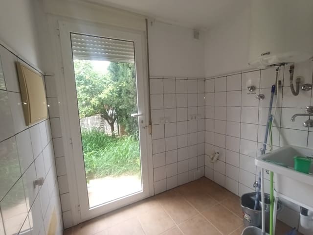 3 soverom Kjedet enebolig til salgs i Avileses, Murcia by med svømmebasseng garasje - € 185 000 (Ref: 9547887)