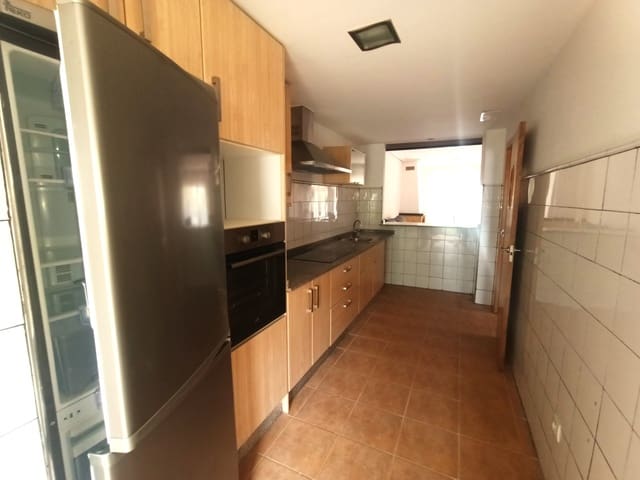 3 soverom Kjedet enebolig til salgs i Avileses, Murcia by med svømmebasseng garasje - € 185 000 (Ref: 9547887)