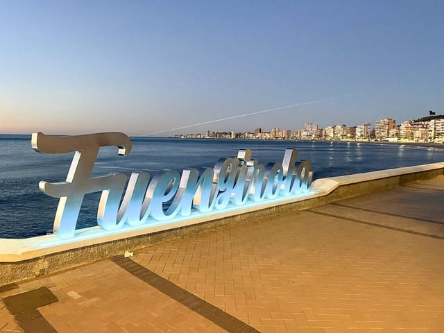 2 soveværelse Byhus til salg i Zona Puerto Deportivo, Fuengirola - € 520.000 (Ref: 9547893)