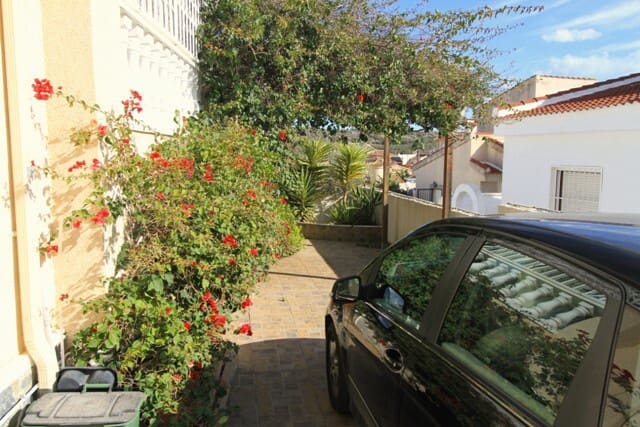 2 bedroom Villa for sale in Ciudad Quesada with pool garage - € 220,000 (Ref: 9551209)
