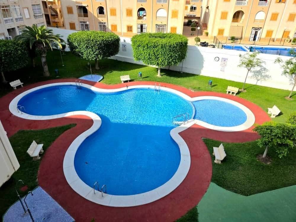 3 chambre Penthouse à vendre à Torrevieja avec piscine - 167 200 € (Ref: 9557784)