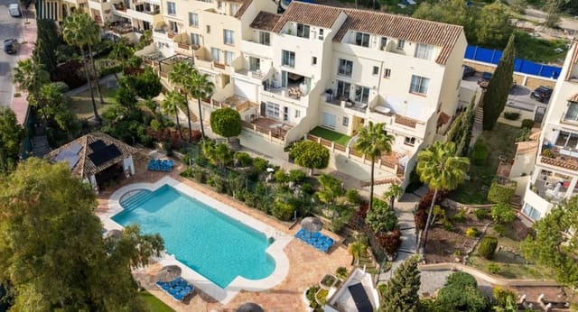 3 bedroom Townhouse for sale in Nueva Andalucia, Marbella with garage - € 850,000 (Ref: 9558593)