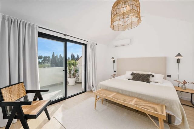 3 soveværelse Villa til salg i Aloha Golf, Marbella - € 850.000 (Ref: 9558593)