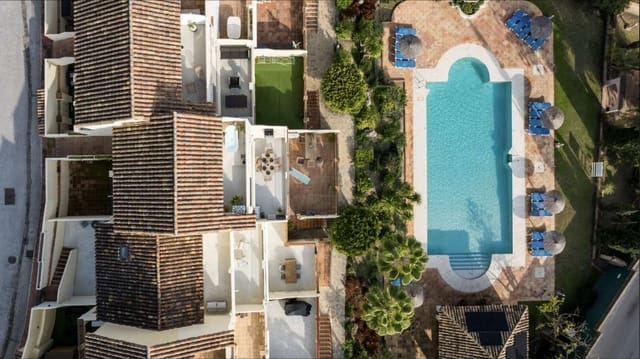 3 bedroom Townhouse for sale in Nueva Andalucia, Marbella with garage - € 850,000 (Ref: 9558593)