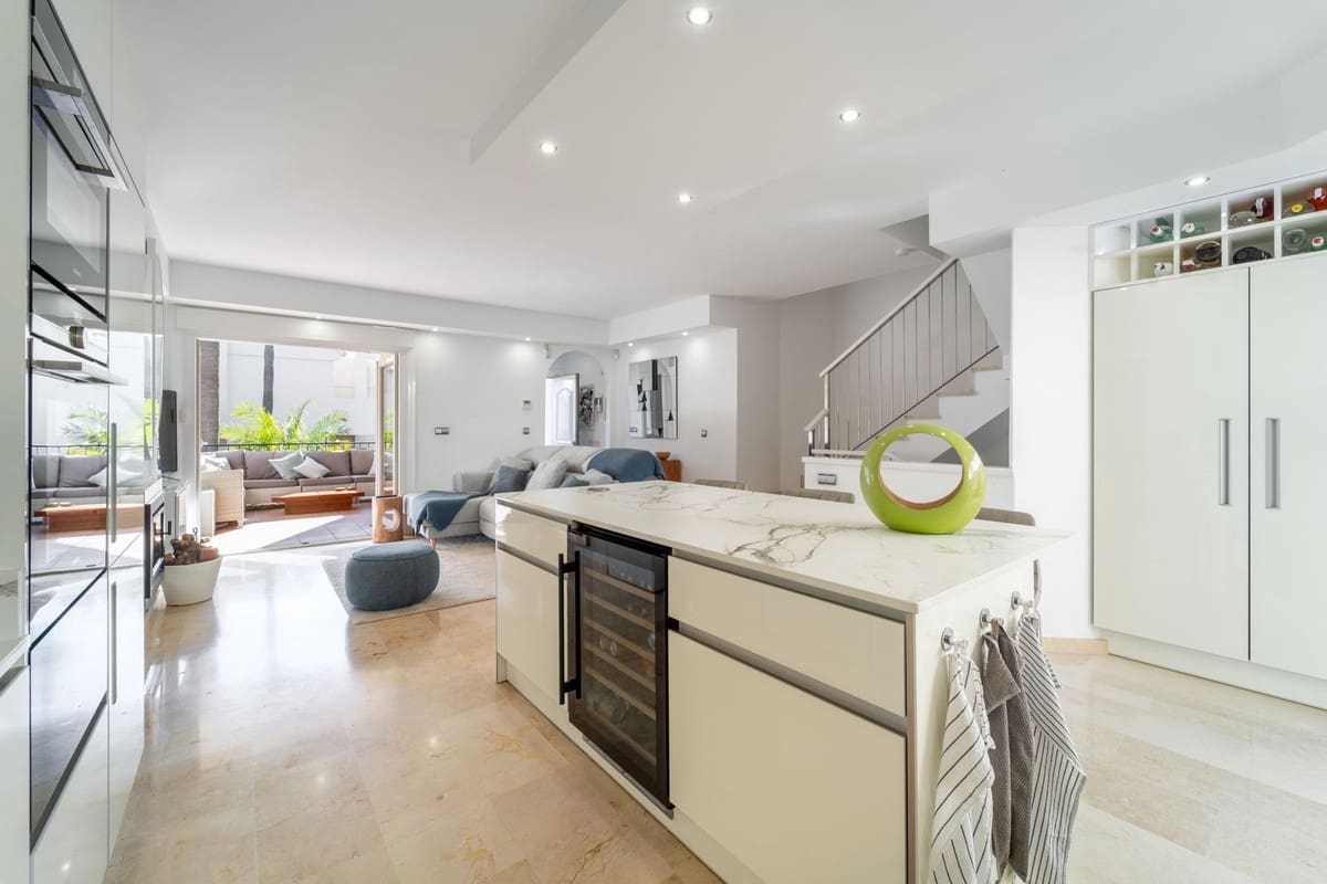 4 bedroom Townhouse for sale in Costabella - € 775,000 (Ref: 9561604)