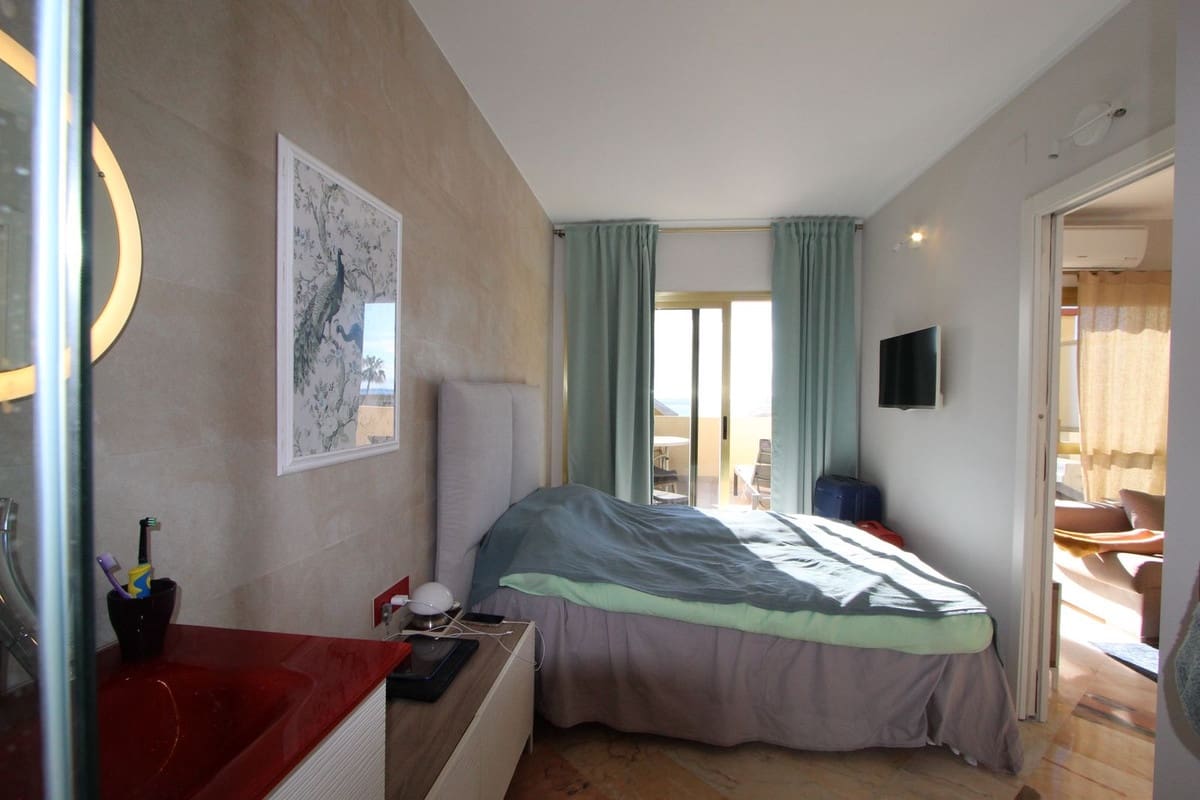 1 bedroom Villa for sale in Elviria with pool - € 360,000 (Ref: 9561605)