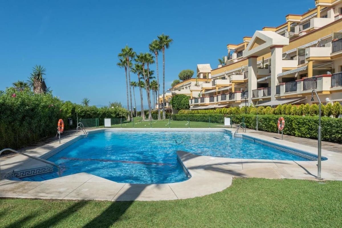 1 bedroom Villa for sale in Elviria with pool - € 360,000 (Ref: 9561605)