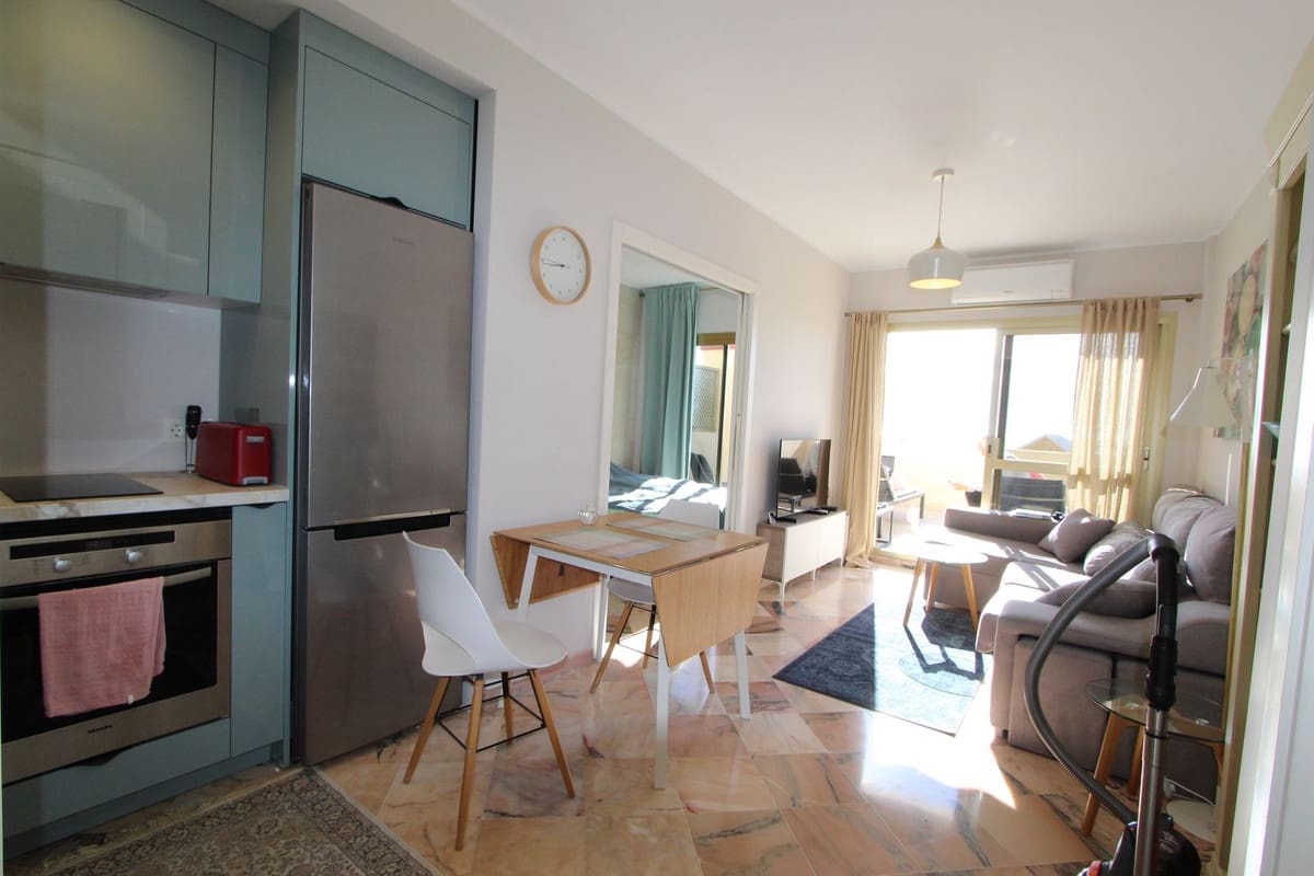 1 bedroom Semi-detached Villa for sale in Elviria with pool - € 360,000 (Ref: 9561605)