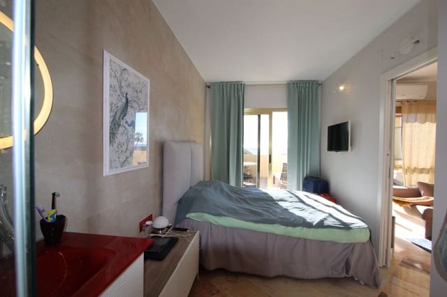 1 chambre Appartement de Plage à vendre à Elviria, Marbella avec piscine garage - 360 000 € (Ref: 9561605)