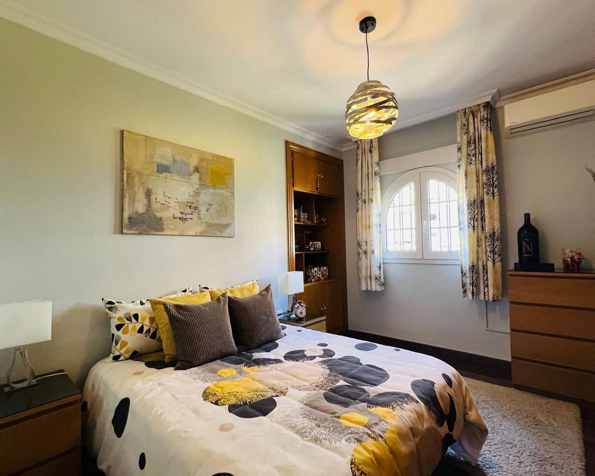 Chalet de 5 habitaciones en Mijas Costa en venta con garaje - 950.000 € (Ref: 9561607)