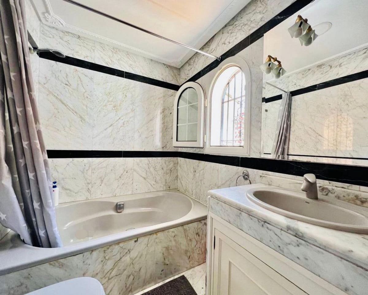 Chalet de 5 habitaciones en Mijas Costa en venta con garaje - 950.000 € (Ref: 9561607)