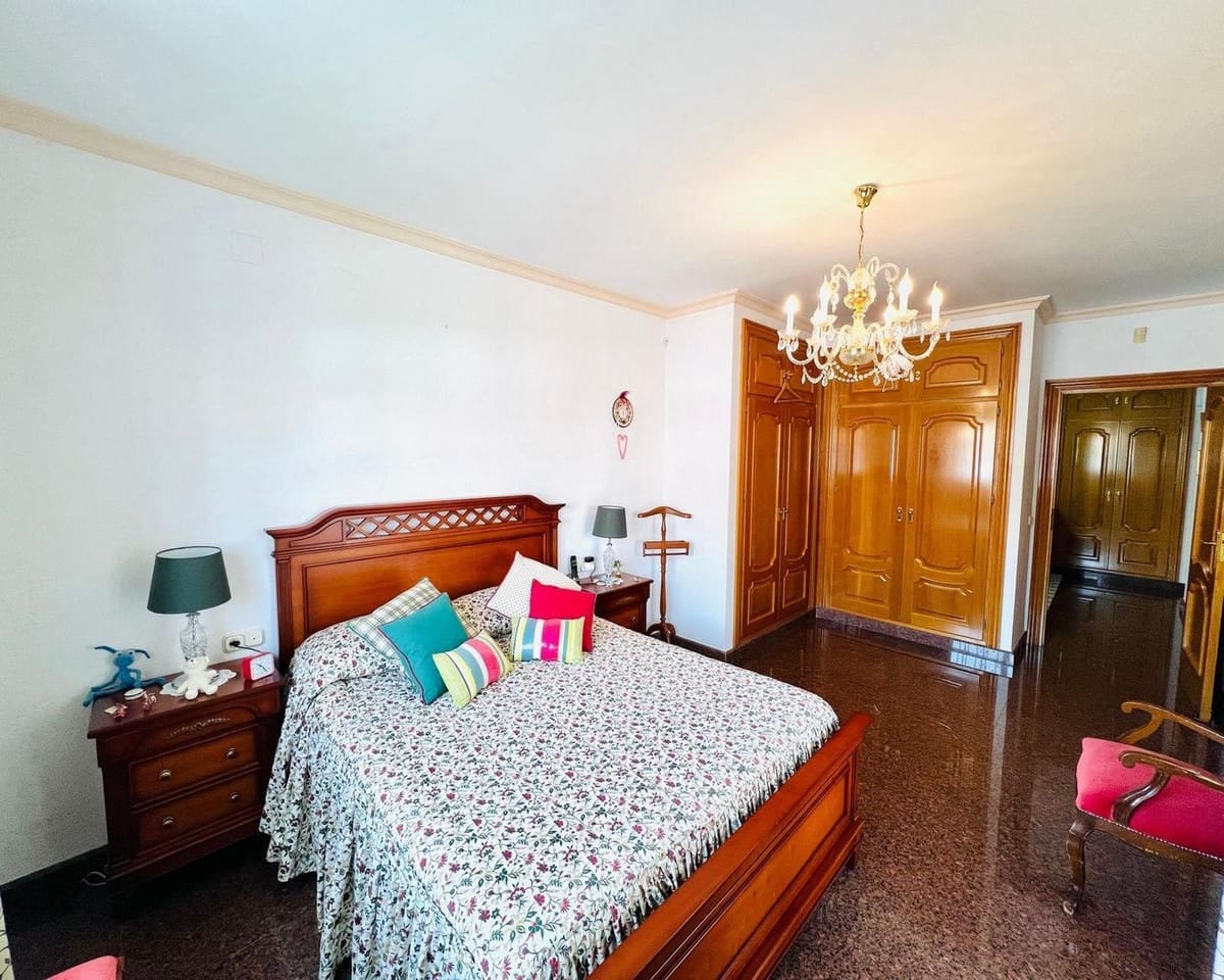 Chalet de 5 habitaciones en Mijas Costa en venta con garaje - 950.000 € (Ref: 9561607)